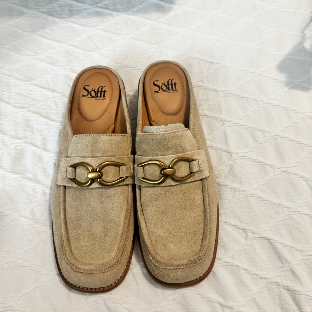 NWT Suede loafer style mule - Söfft, Size 8.5